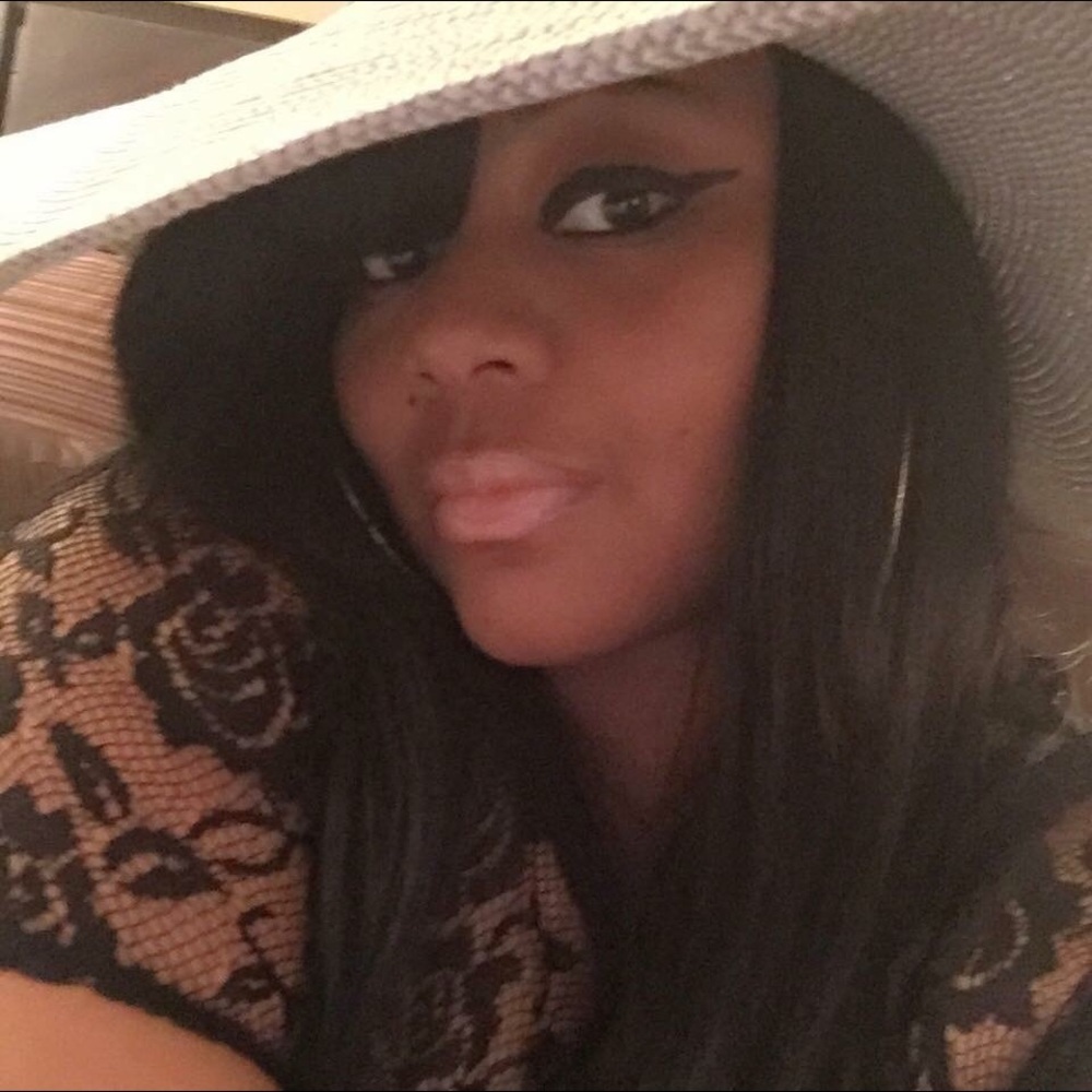 Meet your Posher, Shalon